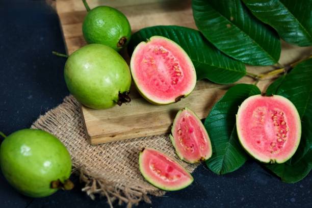 Guava 2 istockphoto 1326741412 612x612 1